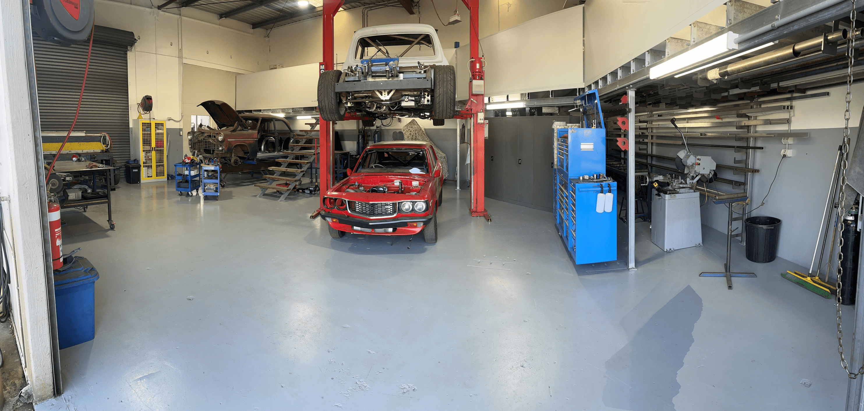 Monro Racecars fabrication floor